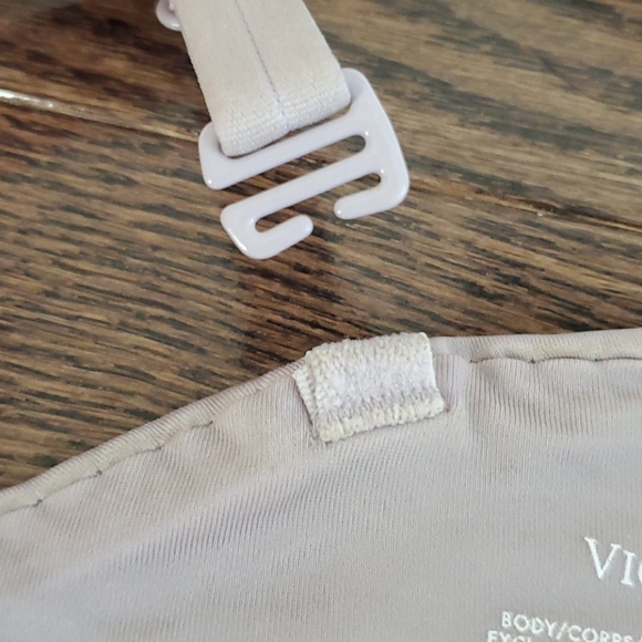 Victoria's Secret Very Sexy Push-Up - Picture 3 of 4